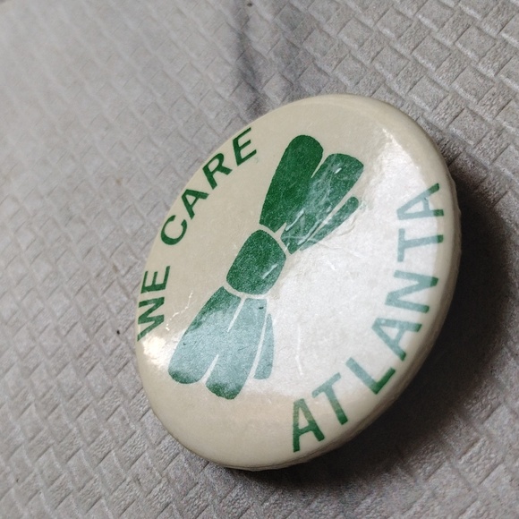 🎀Vintage Atlanta Pinback Button - Picture 9 of 12